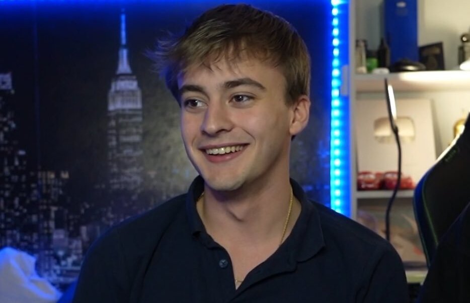 Sorpresa: el streamer del momento reveló que vivió en Funes y sorprendió a sus seguidores en pleno vivo